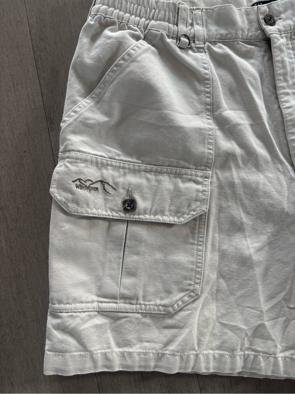 Light Cream Men's Cargo Shorts with Utility Pockets - Picture 3 of 10